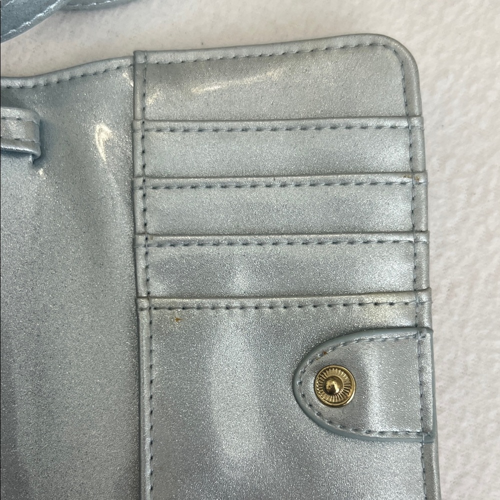 Danielle Nicole Disney Metallic Silver Crossbody Wallet - Picture 4 of 7